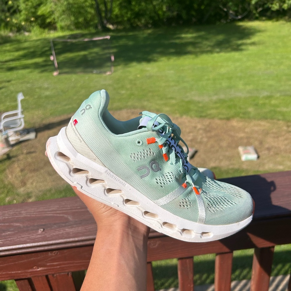 Sold elsewhere ON Cloud CloudSurfer Women Size 8